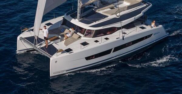 Catamaran Fountaine Pajot 44 13.32m