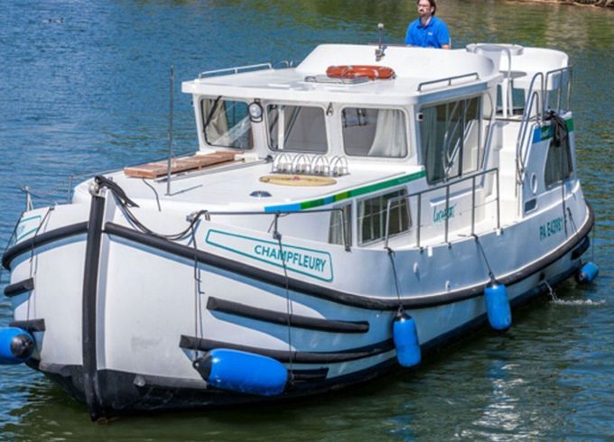 Houseboat Pénichette Flying Bridge 1020 FB