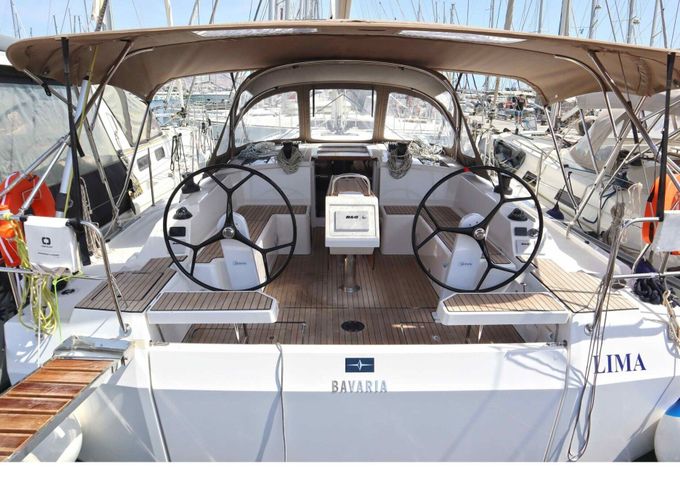 Sailboat Bavaria C42 12m