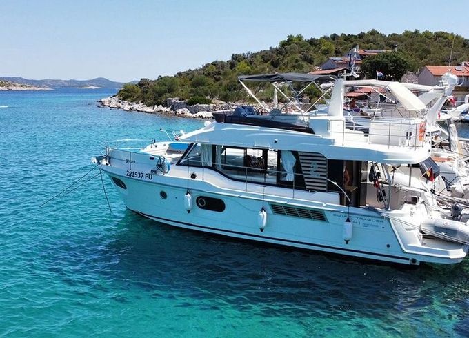 Motor yacht Bénéteau Swift Trawler 41 Fly 638hp