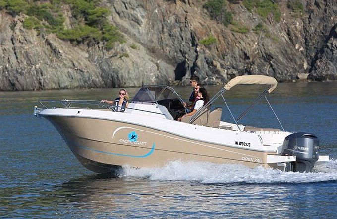 Motorboat Pacific Craft Open 670 200hp