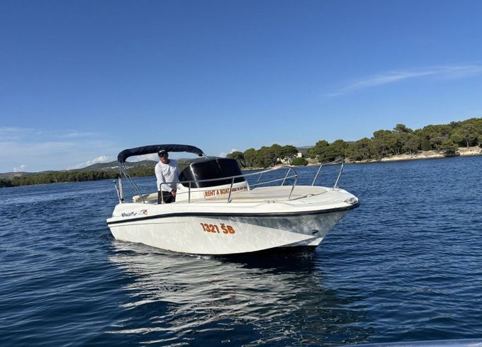Motorboat FLY HM 22 130hp