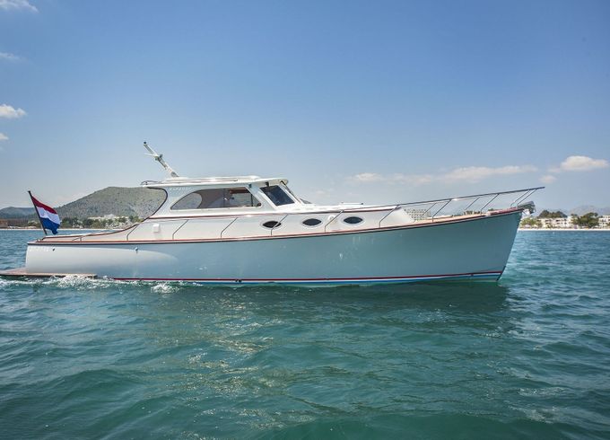 Motorboat Hinckley Talaria 40 630hp