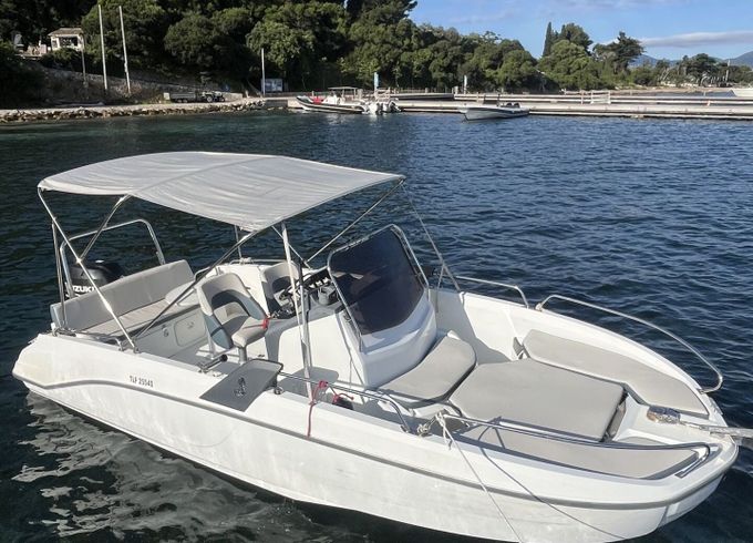 Motorboat FLYER SPACE DECK 6.6 175hp