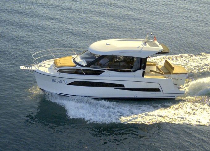 Motorboat Nautic Yachts N880 250hp