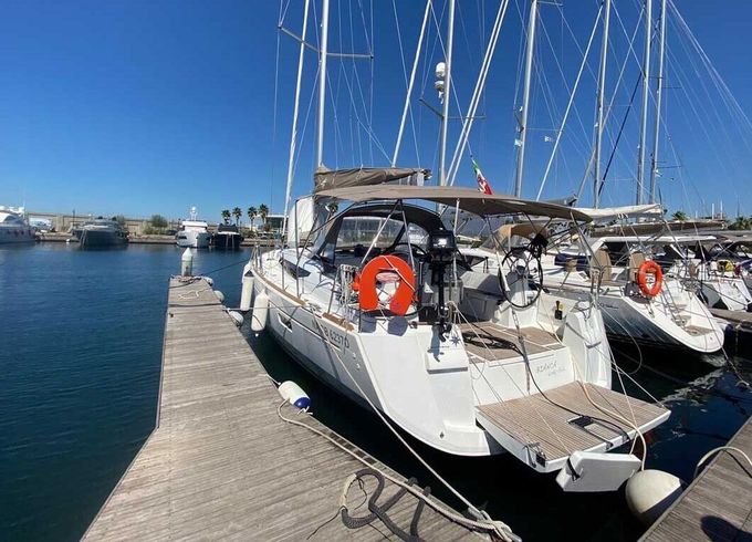 Sailboat Jeanneau Sun Odyssey 519 - 5 + 1 cab. 15m