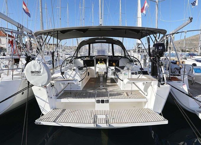 Sailboat Dufour Yachts Dufour 382 GL 11m