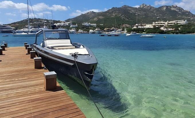 Motorboat Maori yacht 50 1100hp