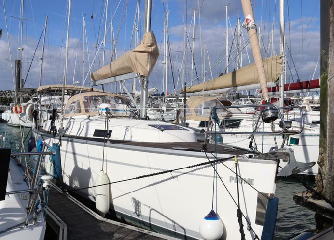 Sailboat Bavaria Cruiser 32 9.9m