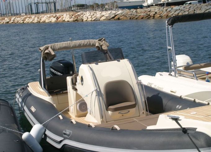 RIB ITALBOATS STINGHER 27 GT 300hp
