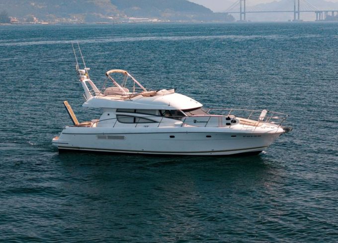 Motor yacht Jenneau Prestige 46 1000hp