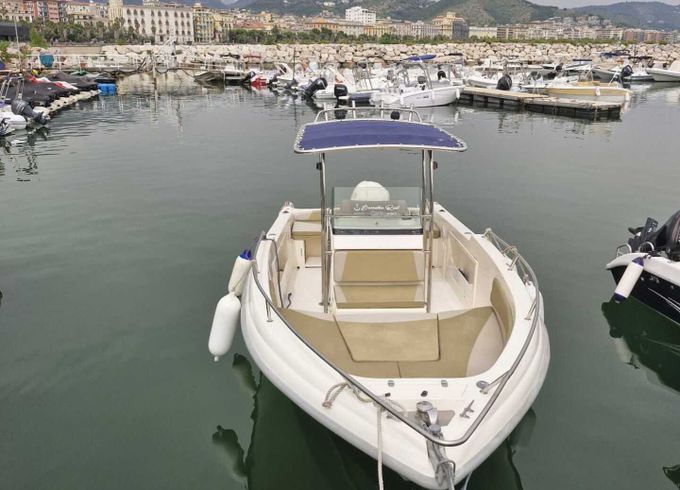 Motorboat Cad 25 250hp