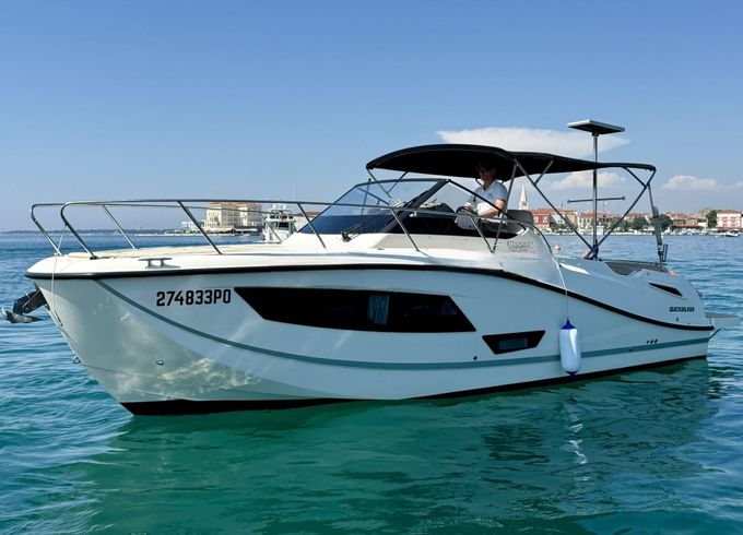 Motorboat Quicksilver Activ 875 Sundeck