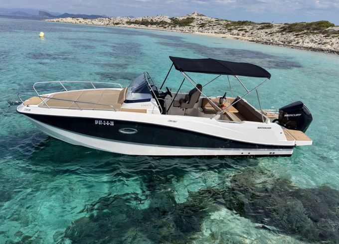 Motorboat Quicksilver Activ 755 Sundeck 250hp