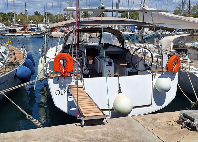 Sailboat Jeanneau Sun Odyssey 440 12m