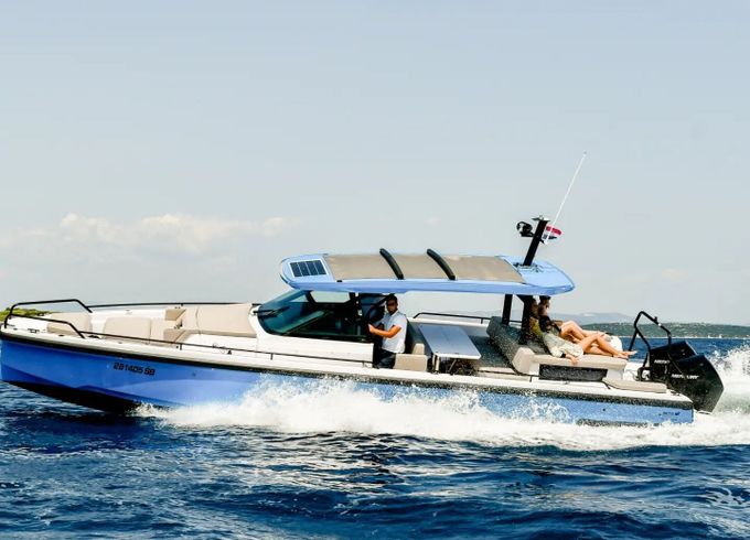 Motorboat Axopar 37 ST Brabus 600hp