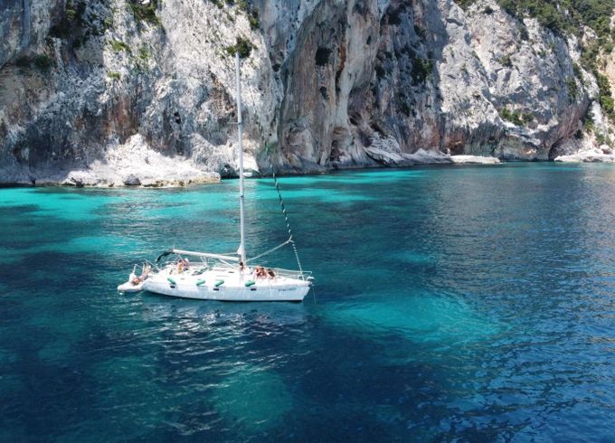 Sailboat Benetau Oceanis 400 12m