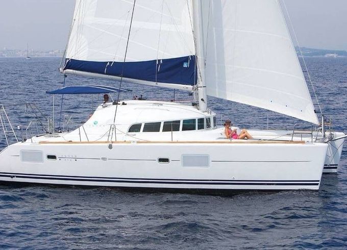 Catamaran LAGOON 410 S2 12.5m