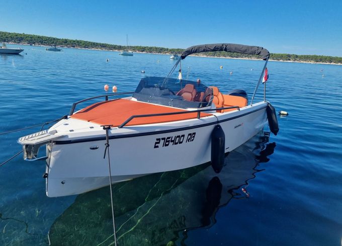 Motorboat PICULJAN SQUAMA 21 - SUNDECK 150hp