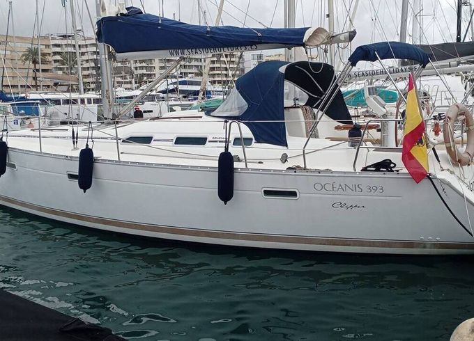 Sailboat Beneteau Oceanis Clipper 393 12m