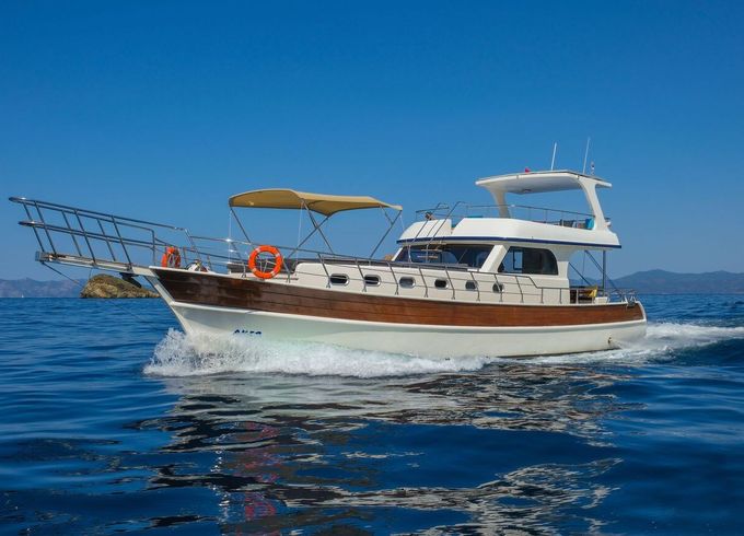 Gulet Luxury custom built gulet with a capacity of 6 people 16m