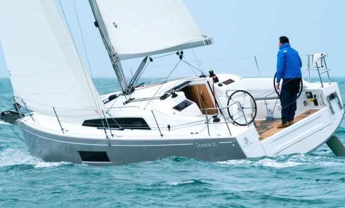 Sailboat Bénéteau Oceanis 30.1 9m