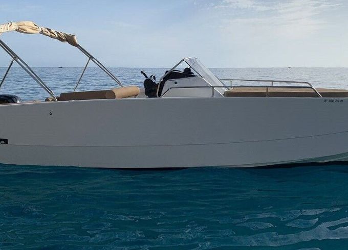 Motorboat Nuva M6 Cabin 150hp