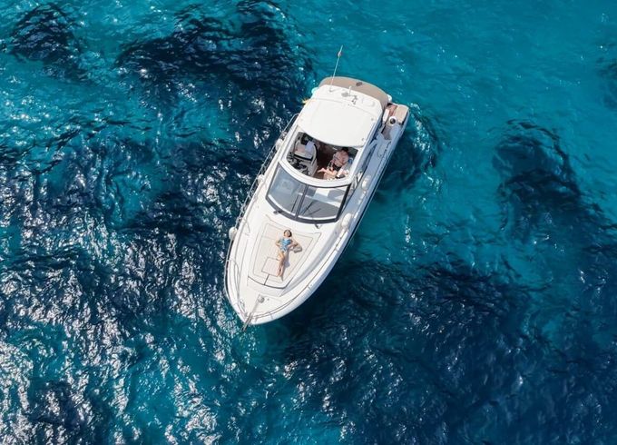Motorboat Jeannau Leader 36 540hp