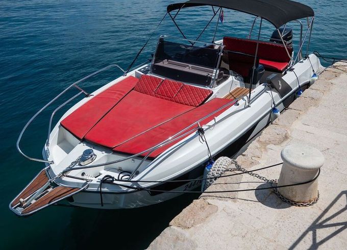 Motorboat Beneteau Flyer 7.7 300hp