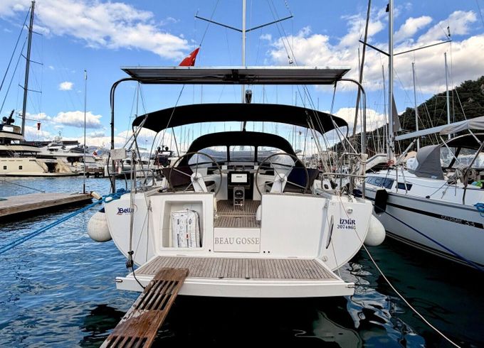 Sailboat Hanse Hanse 415 12.4m