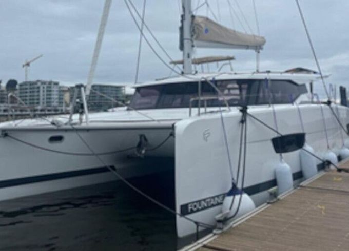 Catamaran Fountaine Pajot Isla 40 11m