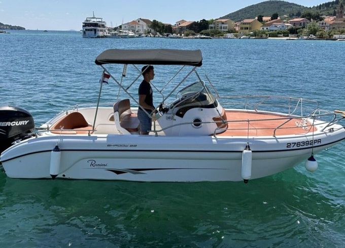 Motorboat Ranieri Shadow 22 175hp