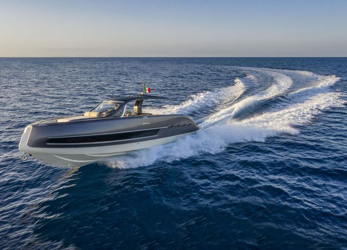 Motorboat INVICTUS TT 460 1246hp