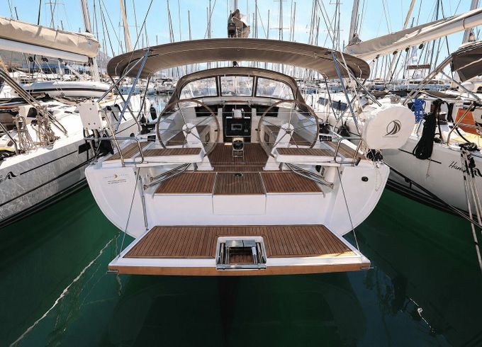 Sailboat HANSE 388 11.4m