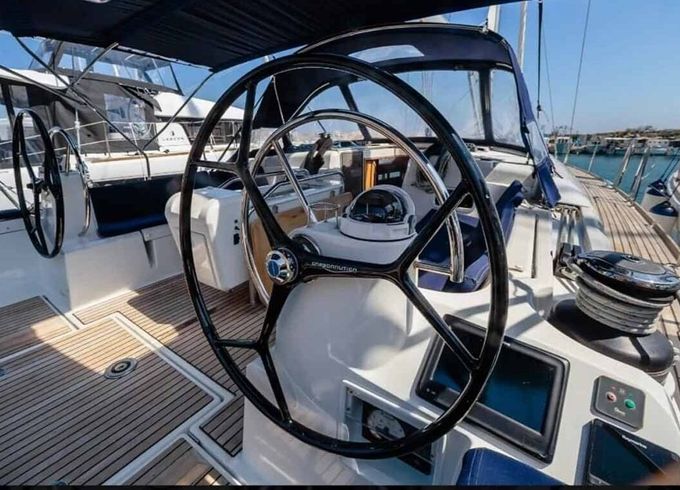 Sailboat Jeanneau Sun Odyssey 519 - 5 + 1 cab. 15m