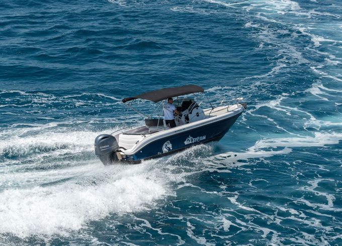 Motorboat Ranieri Shadow 22 200hp