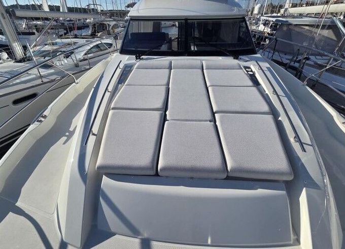 Motorboat Prestige 520 Fly 960hp