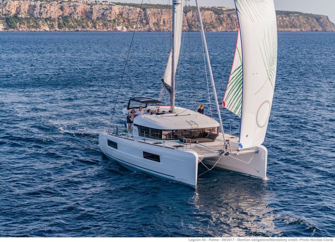Catamaran Lagoon 40 Avec skipper 12m