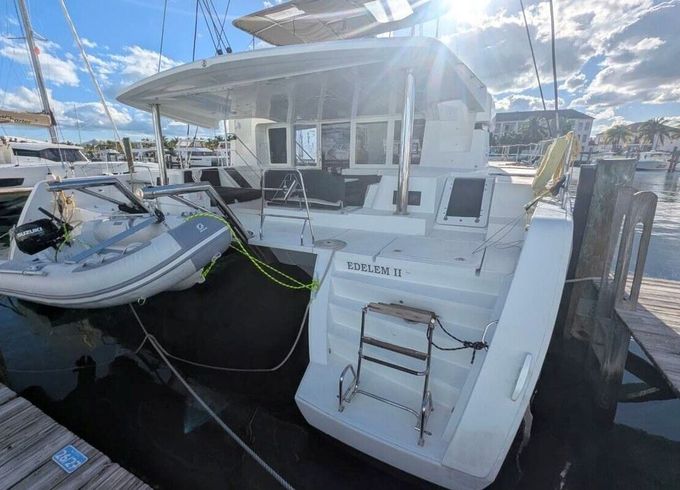 Catamaran LAGOON 52 F 15.84m