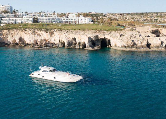 Sailing yacht Sea Ray Super Sun Sport 630 20m