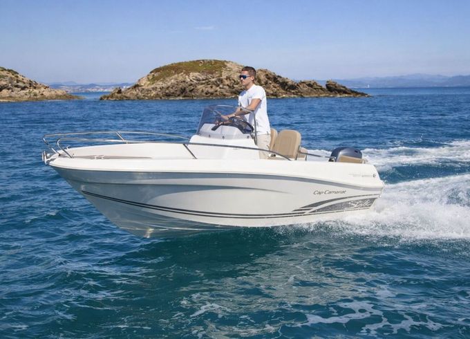 Motorboat Jeanneau Cap Camarat 4.7 style 60hp