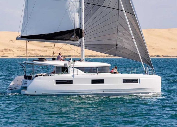 Catamaran Lagoon-Bénéteau Lagoon 46 - 4 + 2 cab. 13m