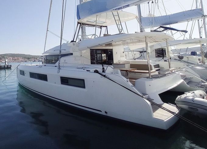 Catamaran Lagoon-Bénéteau Lagoon 50 - 6 + 1 cab. 14.75m