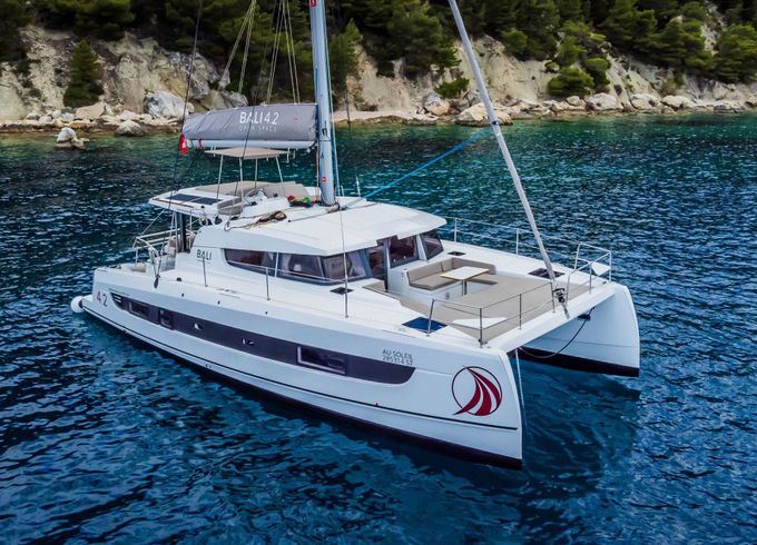 Catamaran Catana Group Bali 4.2 - 4 + 1 cab. 12m