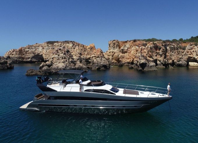 Motor yacht Conam 60 - de 12 à 17 personnes 1430hp