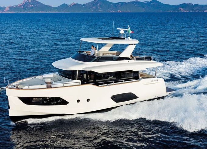 Motor yacht Absolute Navetta 58 1800hp