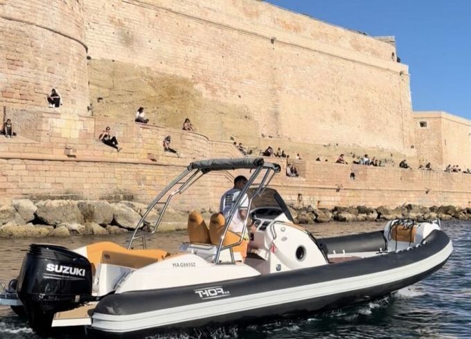 RIB prua al vento thor 8 200hp
