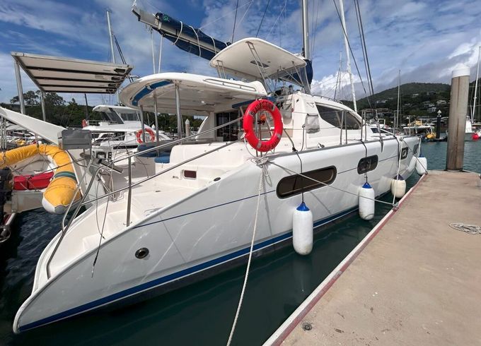 Catamaran Rorbertson &amp; Caine Leopard 46 with A/C 14.13m