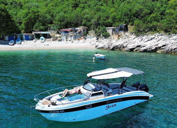 Motorboat Saver 870WA 400hp