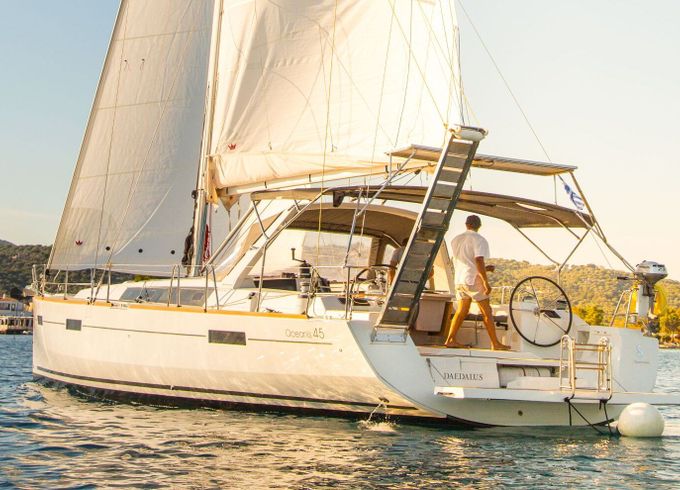 Sailboat Beneteau Oceanis 45 13m